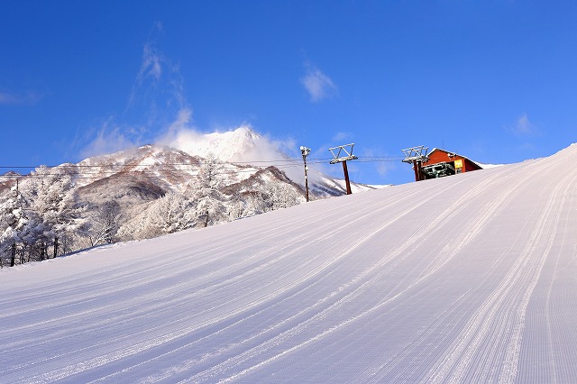 赤倉温泉スキー場へ行く格安スキー・スノボツアー 2025-2026｜国内旅行
