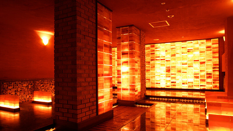 幻想的な地底の遺跡をイメージした「橙幻宮」（画像提供：東京ドーム天然温泉 スパ ラクーア）
