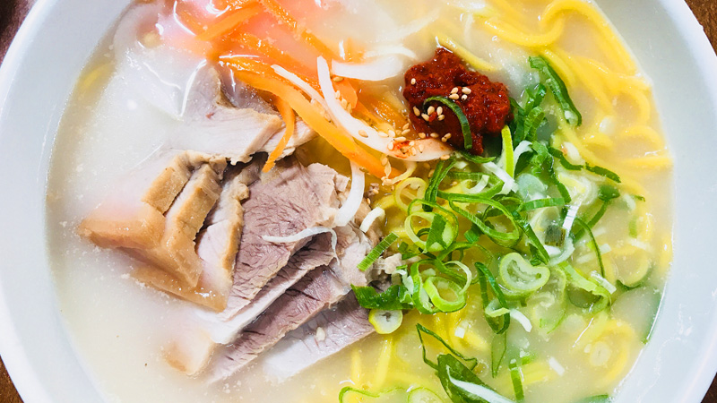 コキグクスはチェジュ風豚骨ラーメン!?