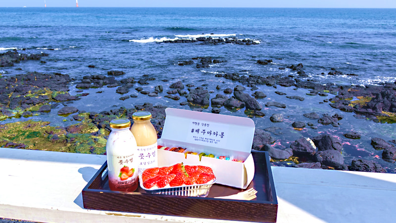 イチゴがたっぷりのったケーキ（コッスヨム）