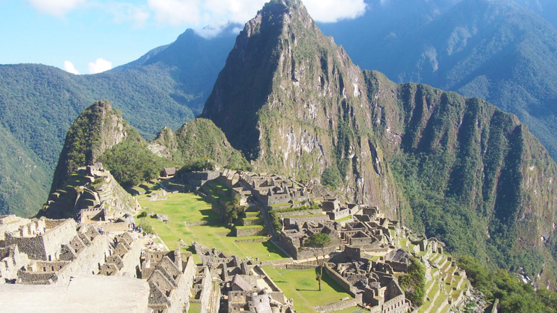 これぞマチュピチュ！　後ろにそびえるのは登山もできるワイナピチュ