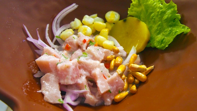 レモンで和えたセビーチェはさっぱり爽やか