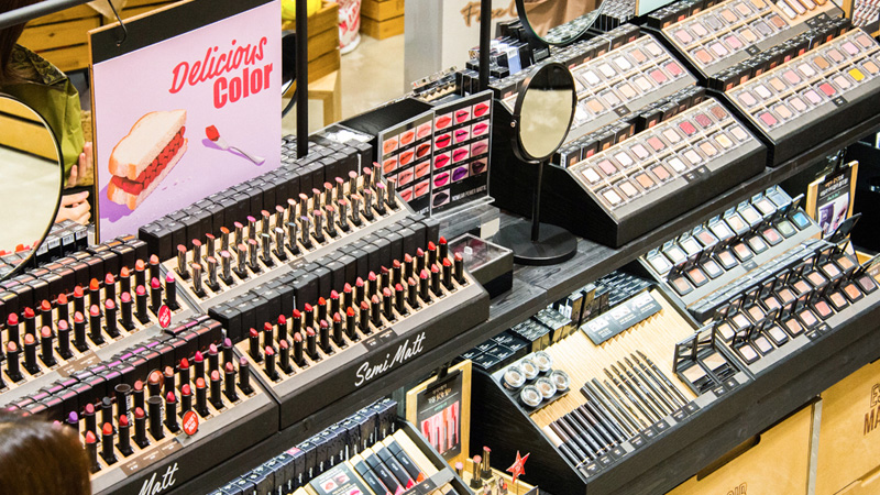 香水が有名なeSpoirは種類豊富のカラーメイクも大人気 （画像提供：韓国観光公社）